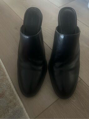 Colin Stuart Black Leather Slip-On Mules